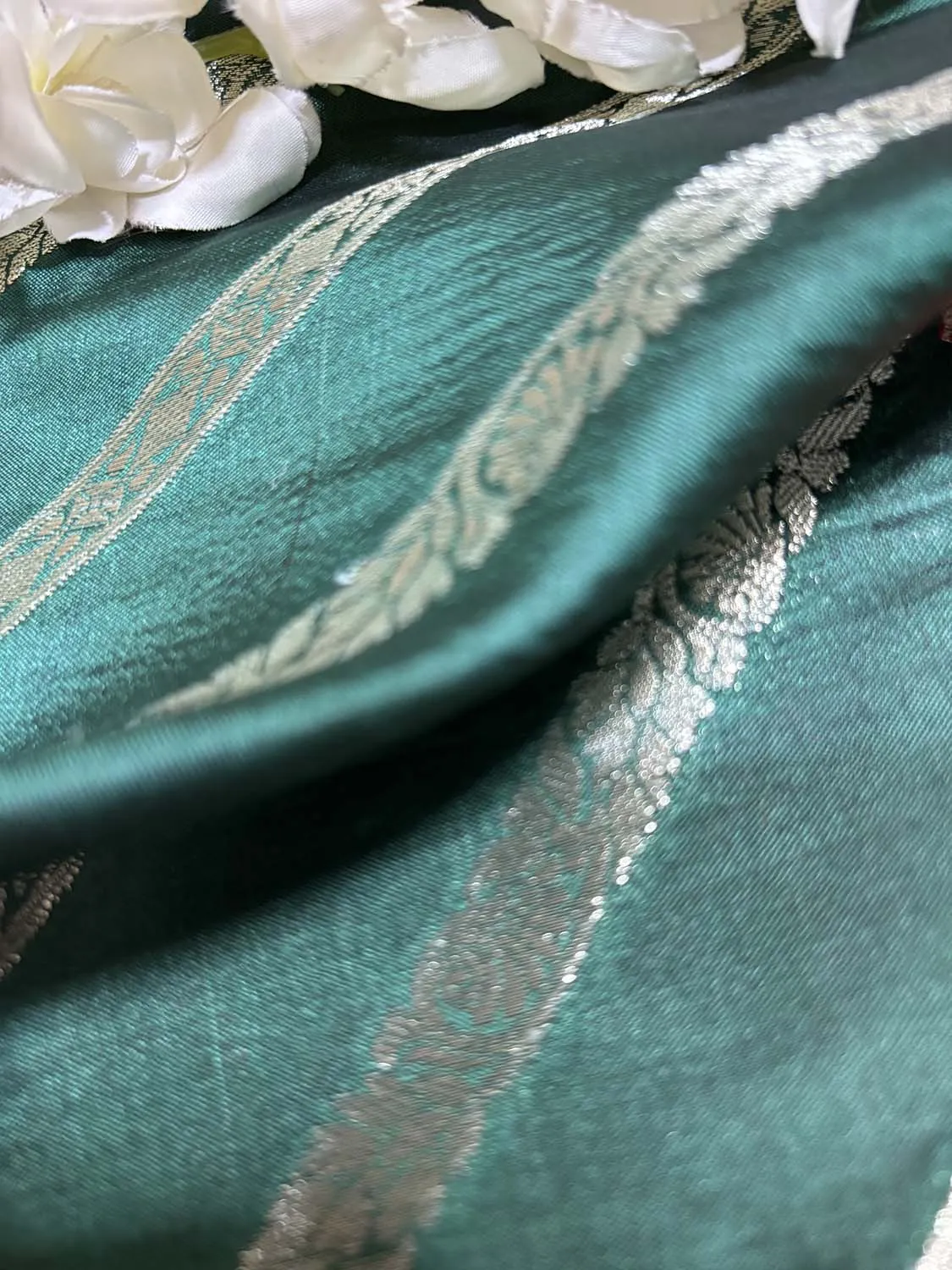 Green Banarasi Handloom Pure Silk Stripes Design Fabric ( 2.5 Mtr )