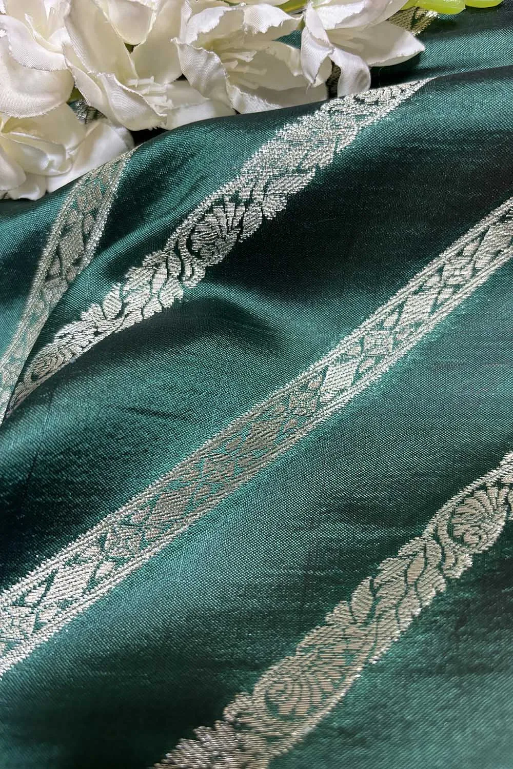 Green Banarasi Handloom Pure Silk Stripes Design Fabric ( 2.5 Mtr )