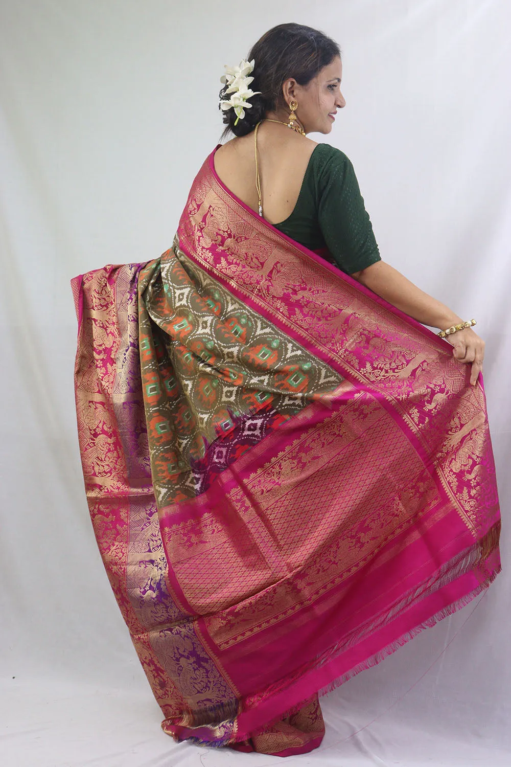 Stunning Green Handloom Ikat Pure Silk Saree with Kanjeevaram Border - Pochampally