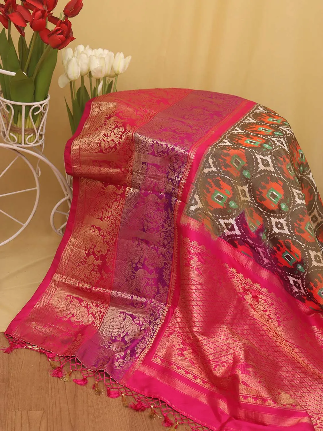 Stunning Green Handloom Ikat Pure Silk Saree with Kanjeevaram Border - Pochampally