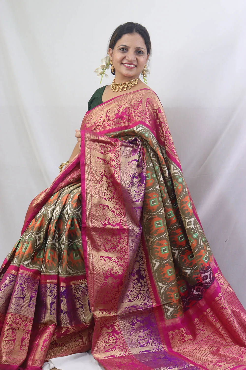 Stunning Green Handloom Ikat Pure Silk Saree with Kanjeevaram Border - Pochampally
