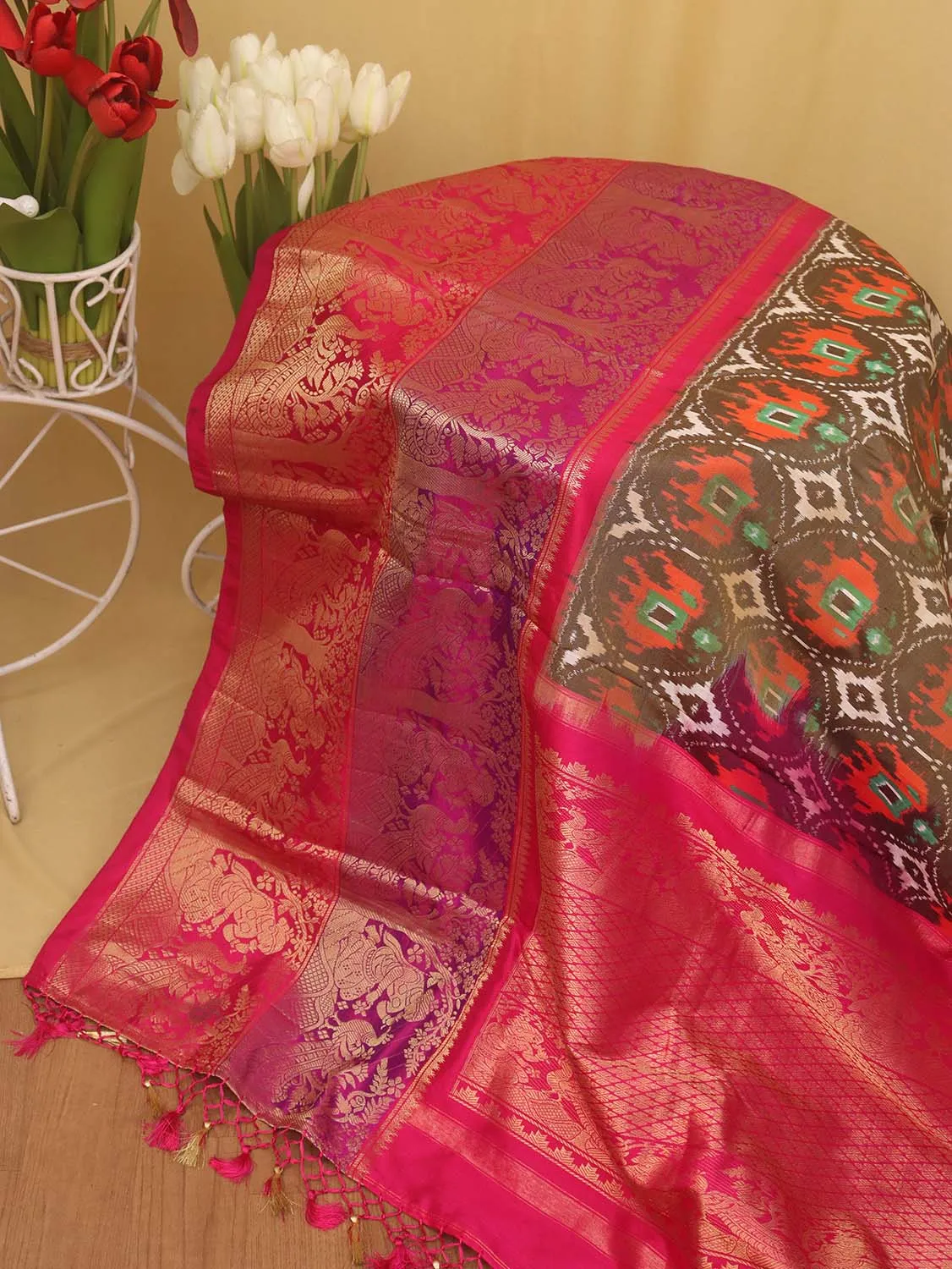 Stunning Green Handloom Ikat Pure Silk Saree with Kanjeevaram Border - Pochampally